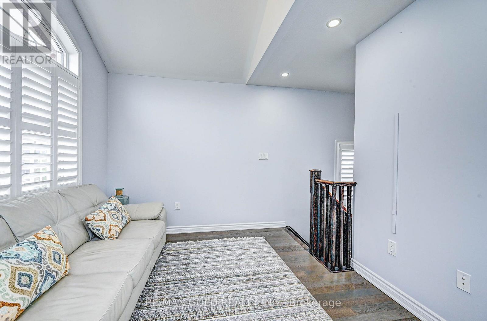 8 Dressage Trail, Cambridge, Ontario  N3E 0C3 - Photo 17 - X12446347