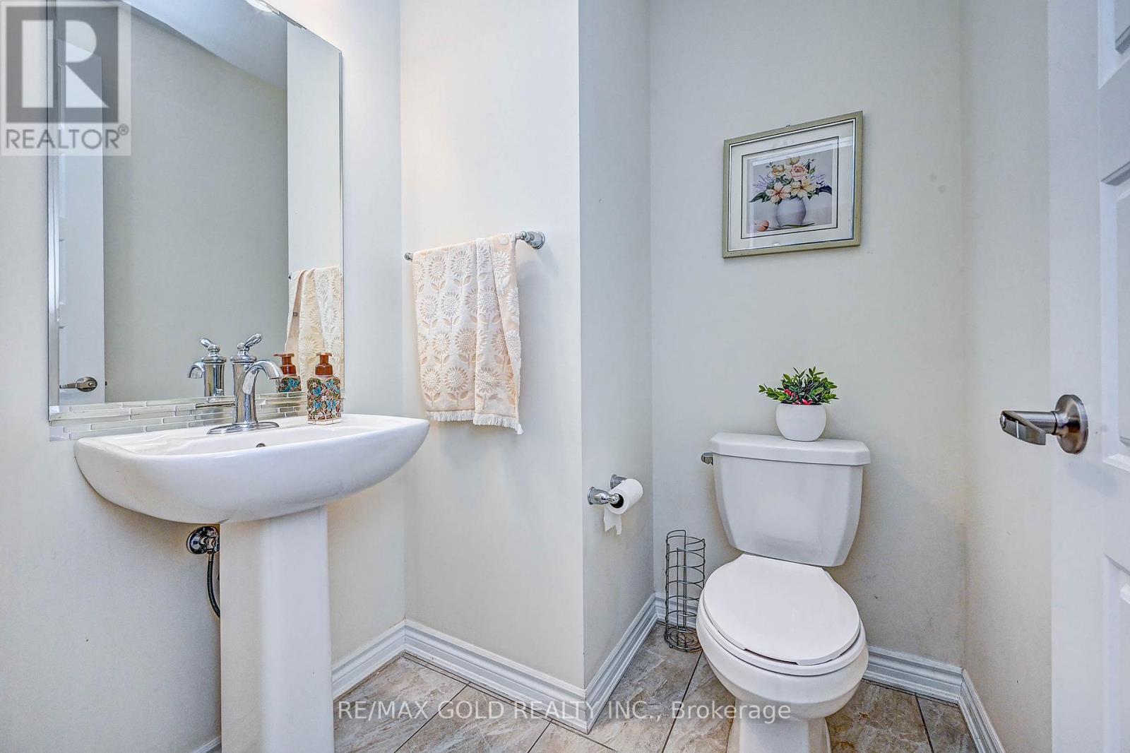 8 Dressage Trail, Cambridge, Ontario  N3E 0C3 - Photo 13 - X12446347