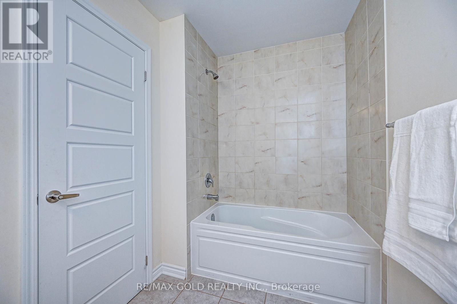 8 Dressage Trail, Cambridge, Ontario  N3E 0C3 - Photo 26 - X12446347