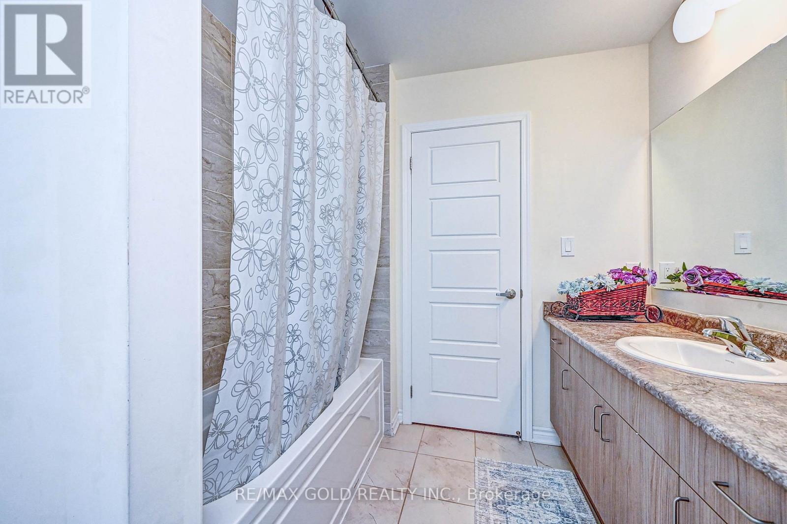 8 Dressage Trail, Cambridge, Ontario  N3E 0C3 - Photo 27 - X12446347