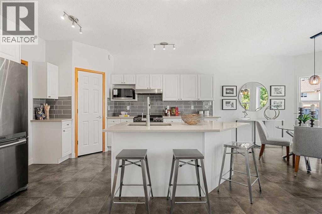 335 Hidden Valley Grove Nw, Calgary, Alberta  T3A 5X1 - Photo 8 - A2262377