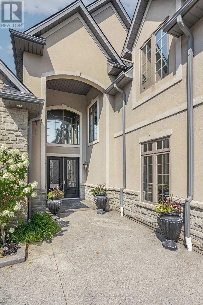 547 Crestwood Drive, London South, Ontario  N6K 1Y1 - Photo 4 - X12447511