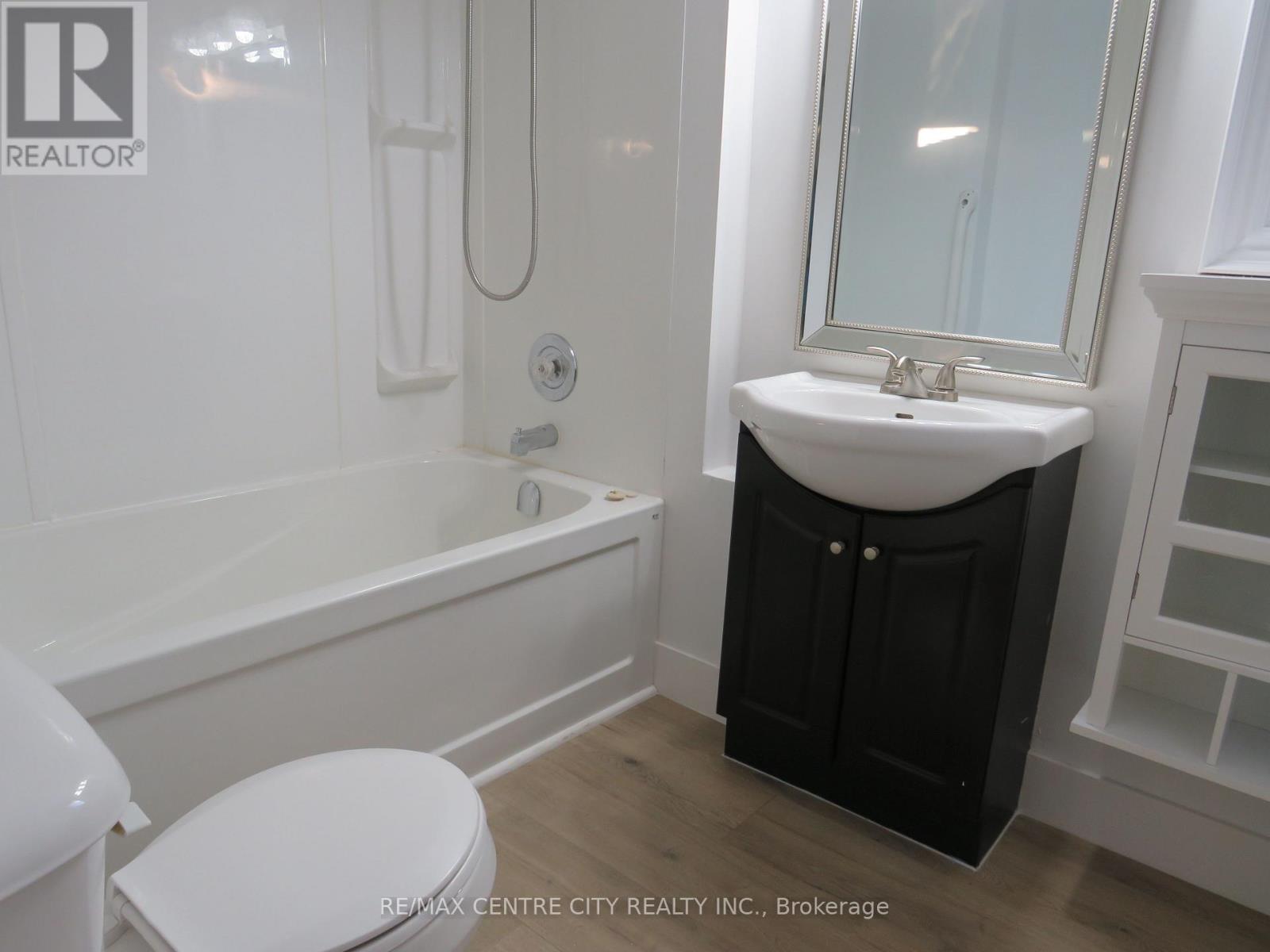 90 - 2189 Dundas Street E, London East, Ontario  N5V 1H3 - Photo 10 - X12447512