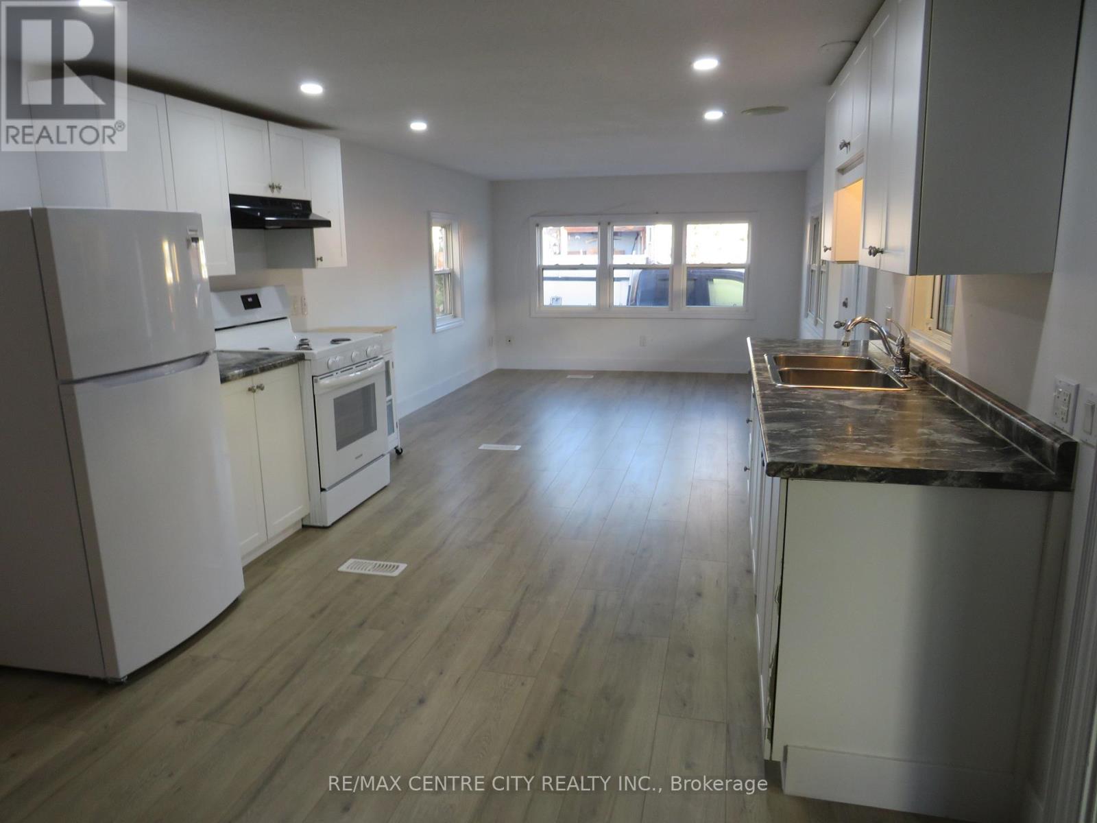 90 - 2189 Dundas Street E, London East, Ontario  N5V 1H3 - Photo 3 - X12447512