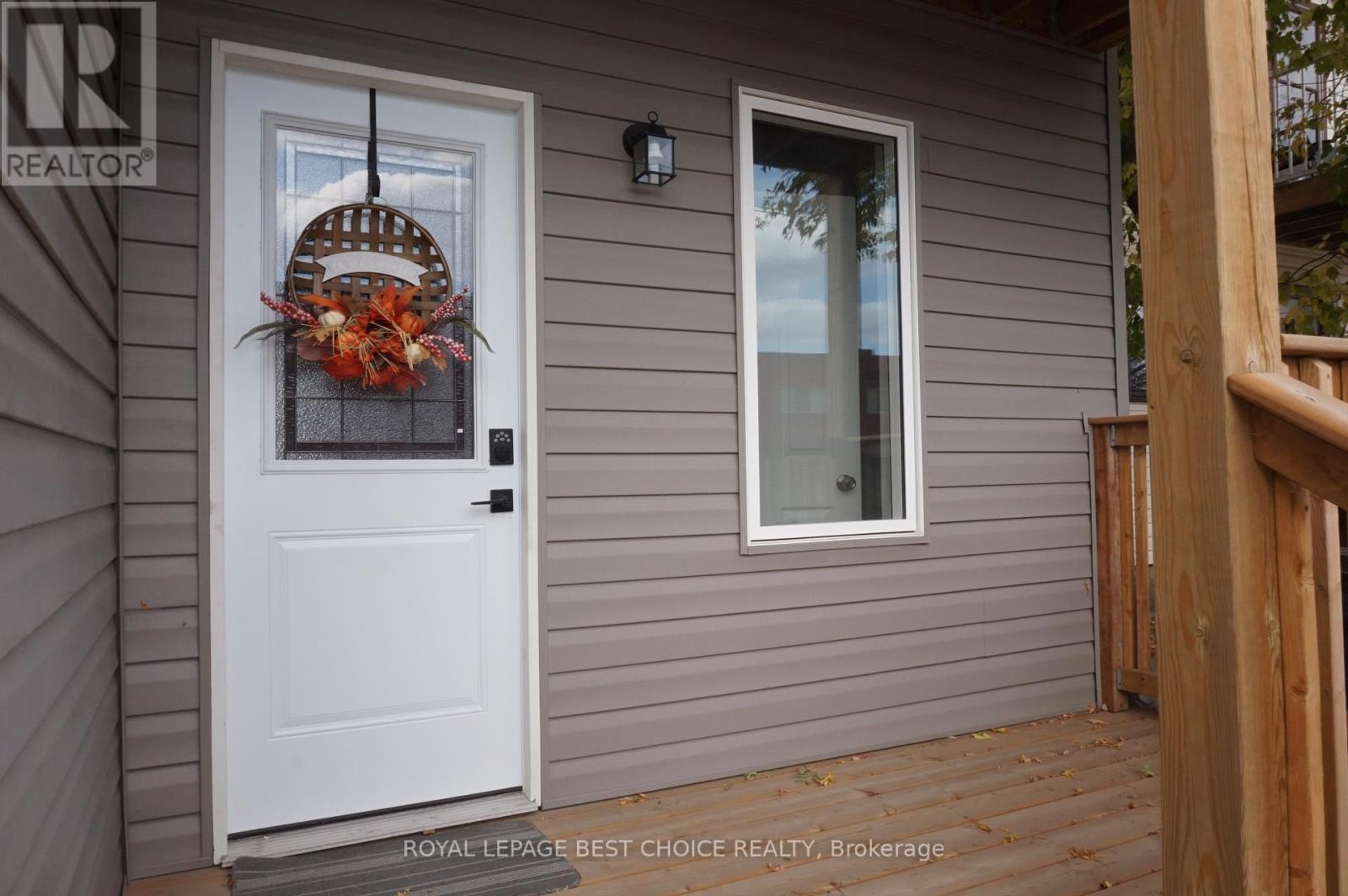 54 Lakeshore Road, Temiskaming Shores, Ontario  P0J 1P0 - Photo 2 - T12447554