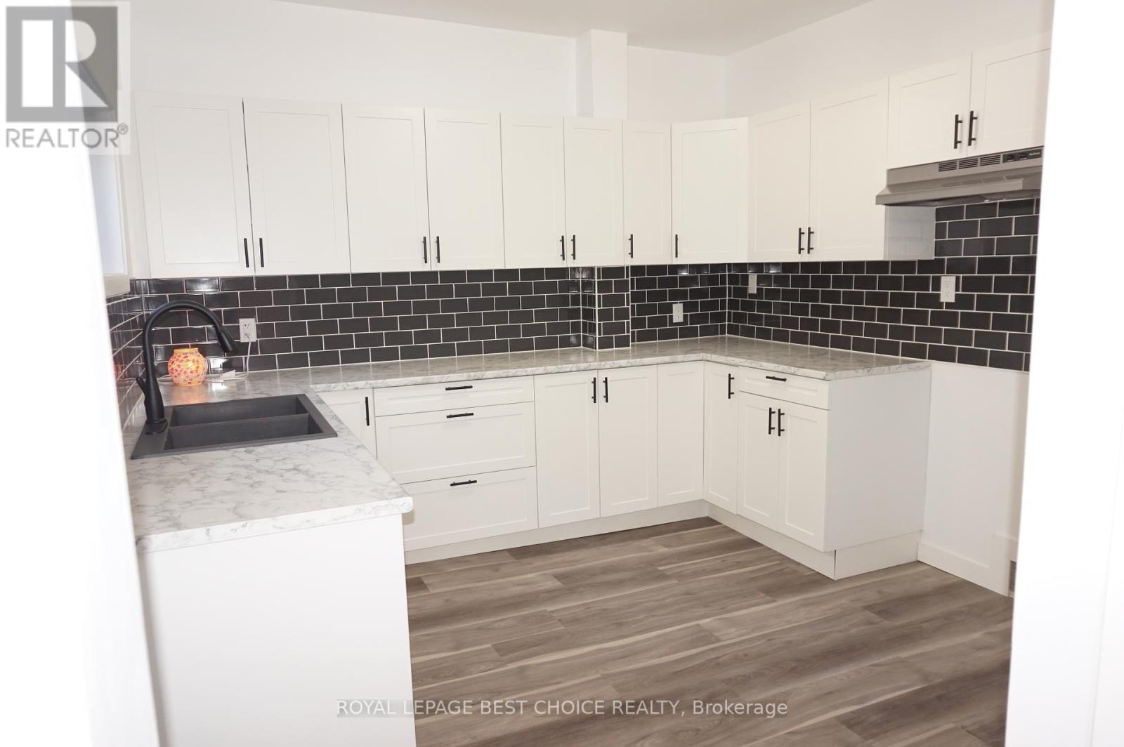 54 Lakeshore Road, Temiskaming Shores, Ontario  P0J 1P0 - Photo 3 - T12447554