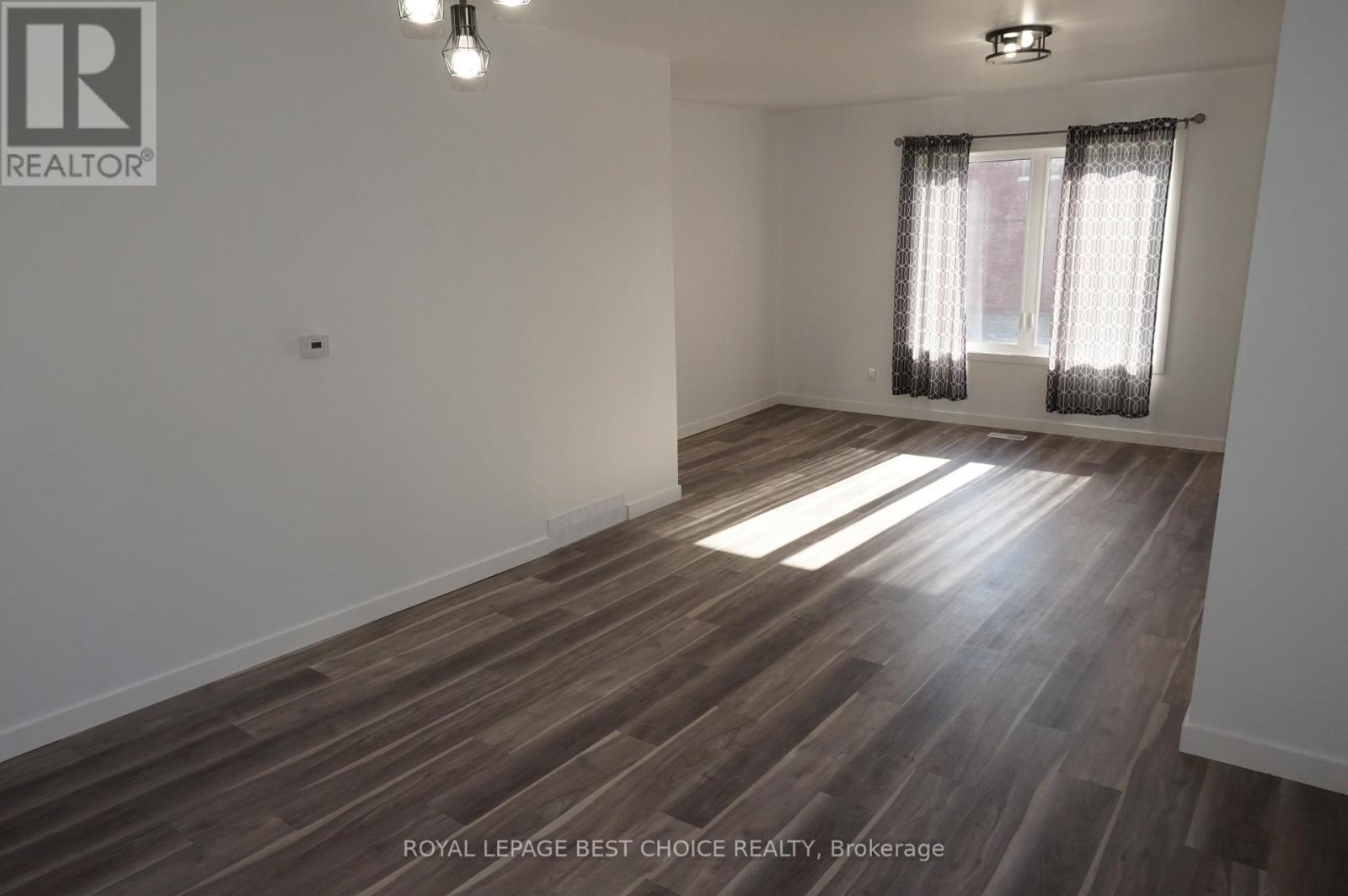 54 Lakeshore Road, Temiskaming Shores, Ontario  P0J 1P0 - Photo 8 - T12447554