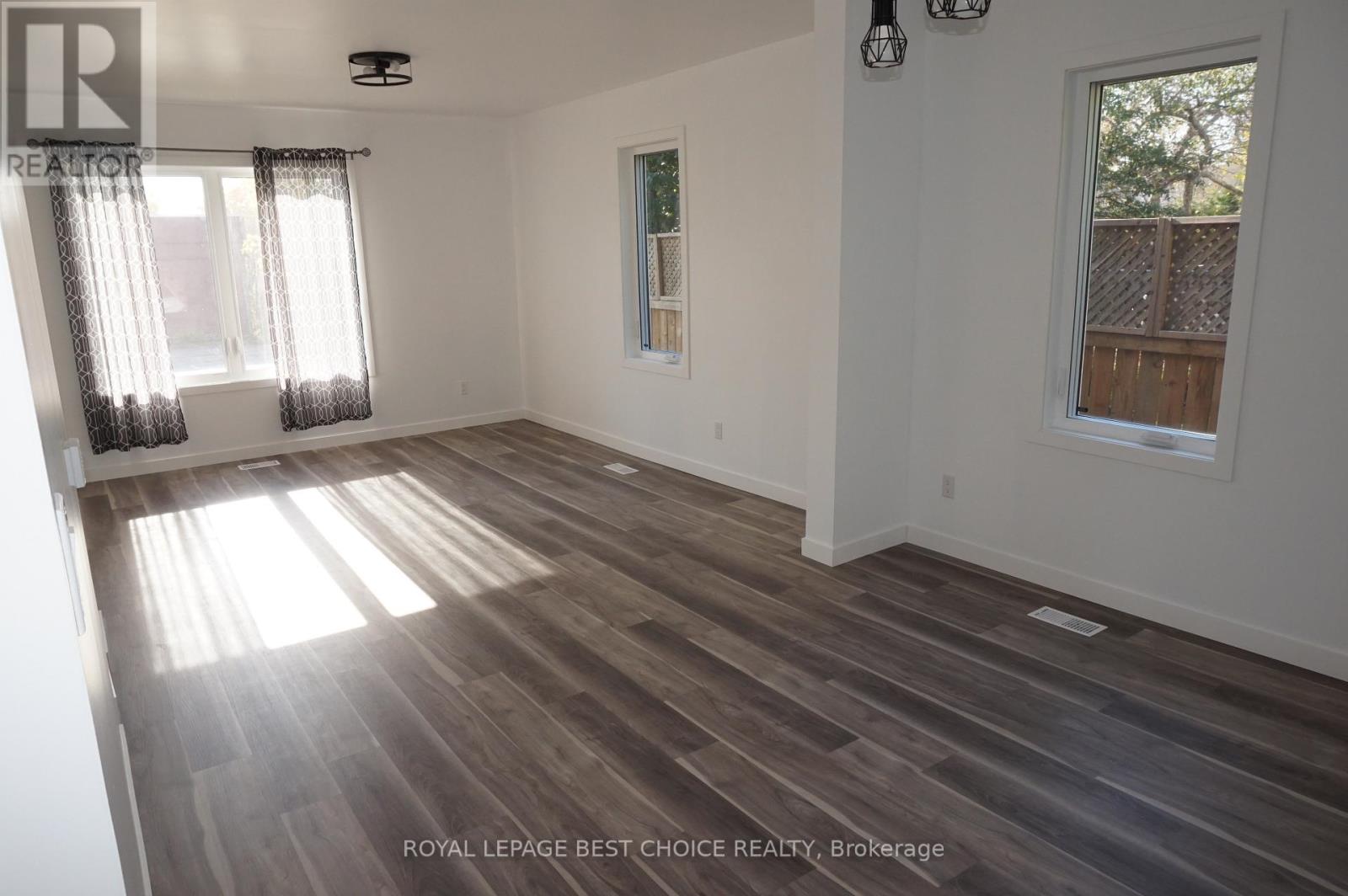 54 Lakeshore Road, Temiskaming Shores, Ontario  P0J 1P0 - Photo 9 - T12447554