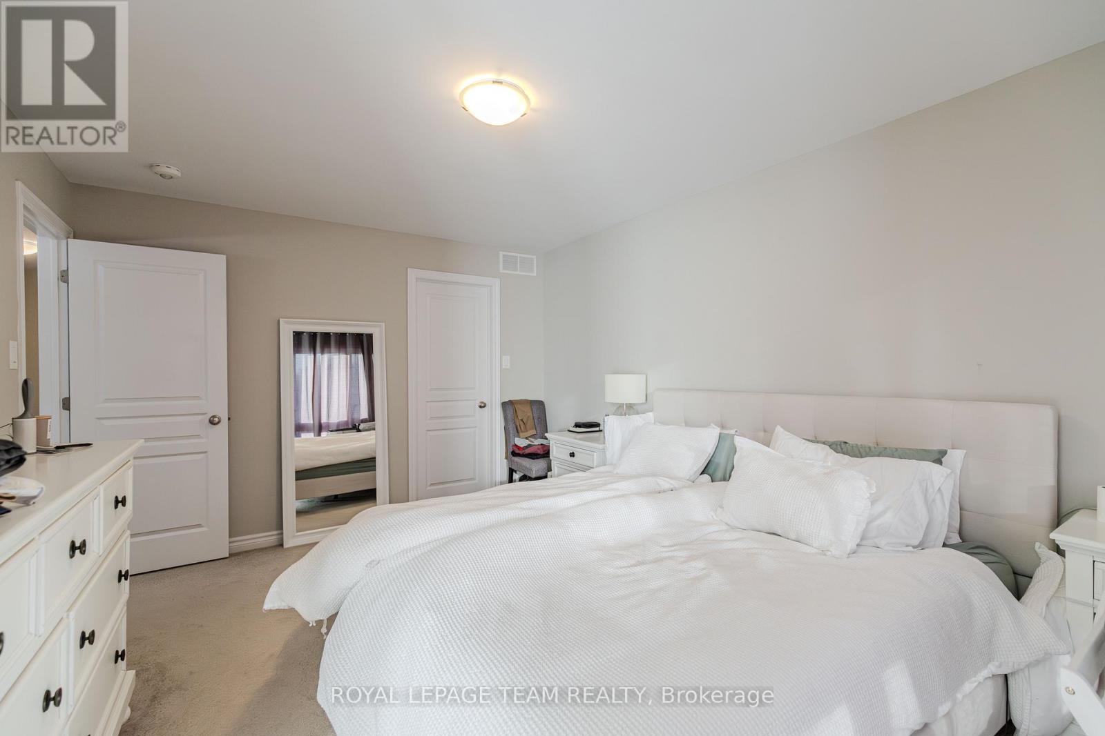 546 Triangle Street, Ottawa, Ontario  K2V 0M5 - Photo 21 - X12447497