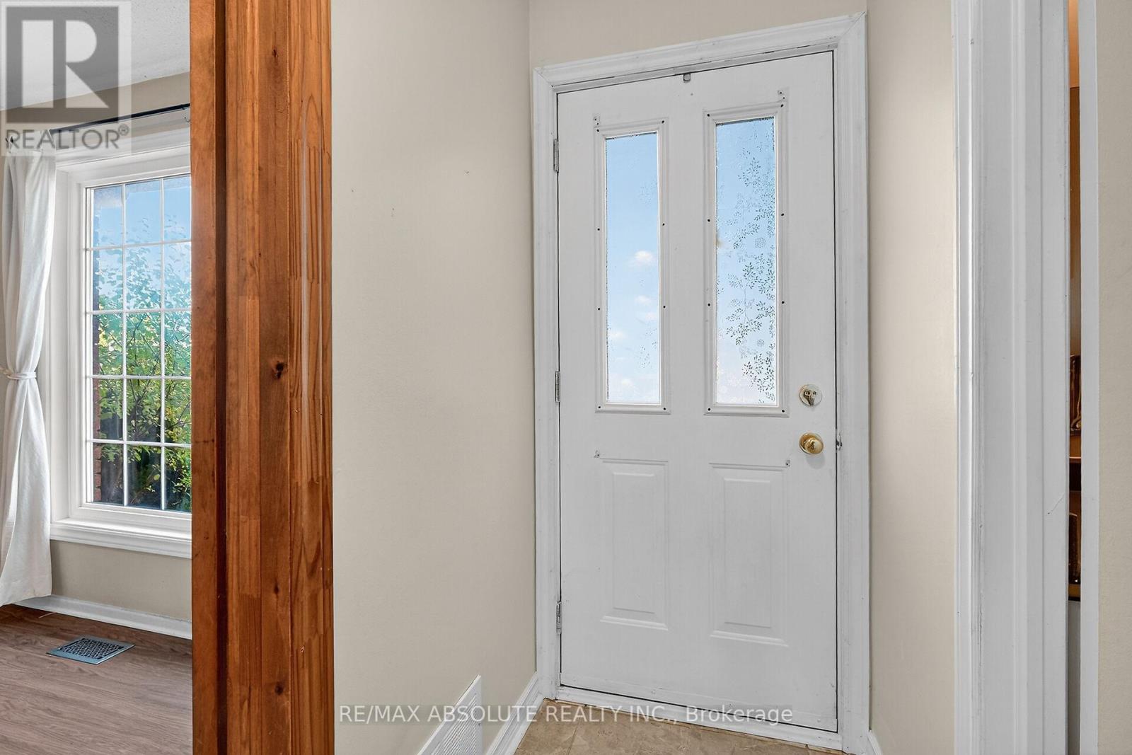 2628 Baseline Road, Ottawa, Ontario  K2H 7B4 - Photo 2 - X12447508