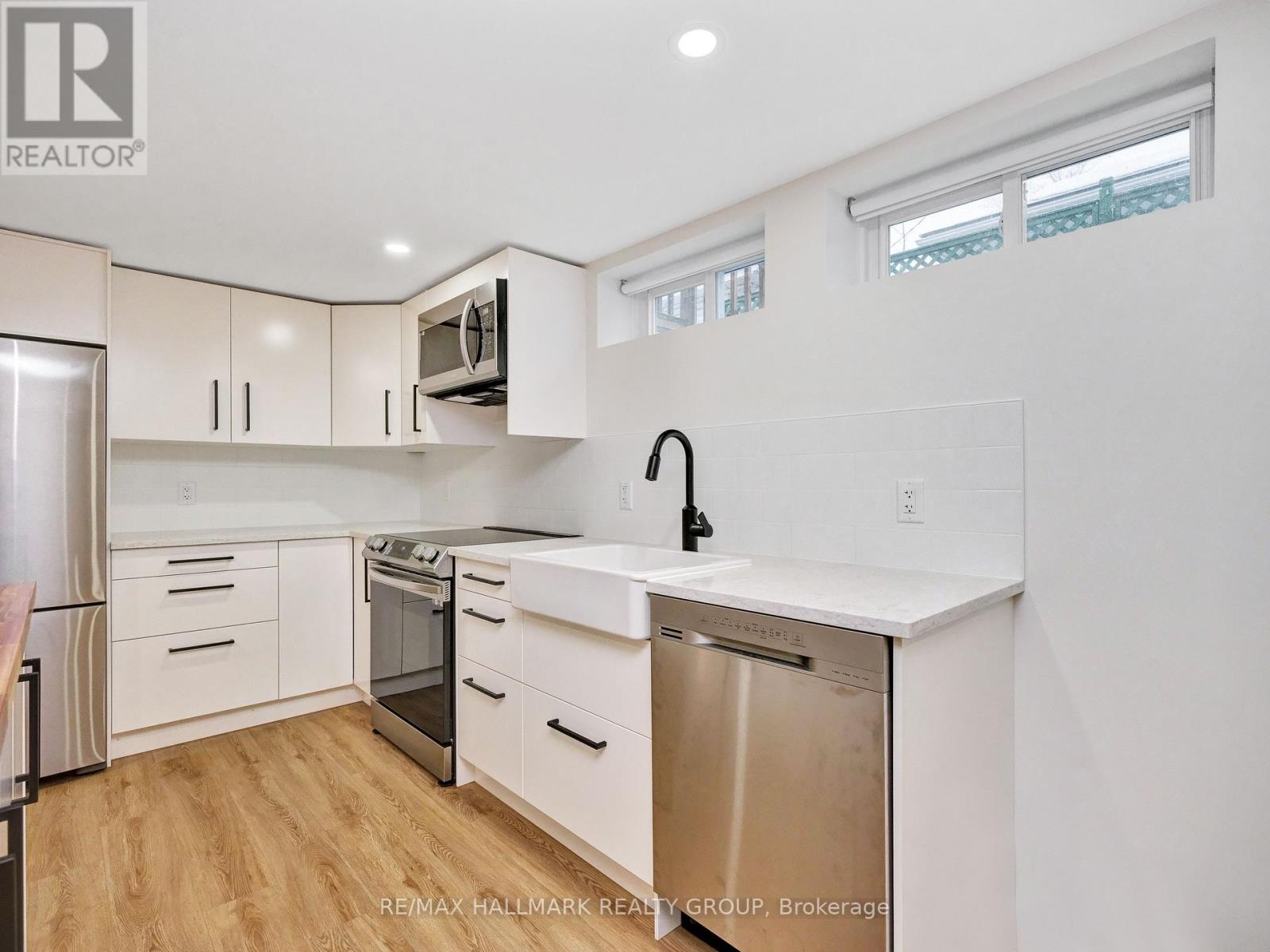 1913 Tweed Avenue, Ottawa, Ontario  K1G 2L8 - Photo 5 - X12447516