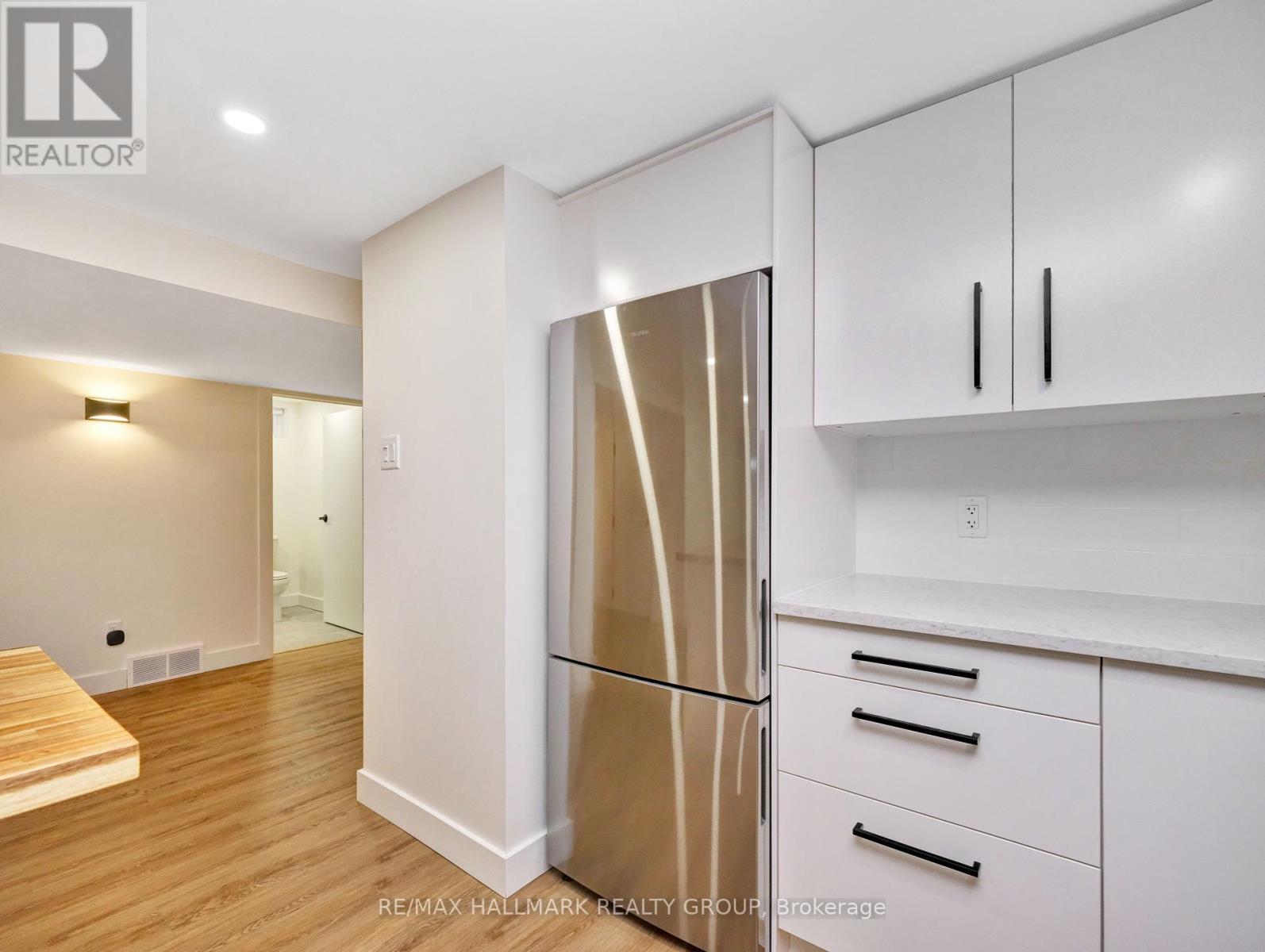 1913 Tweed Avenue, Ottawa, Ontario  K1G 2L8 - Photo 6 - X12447516