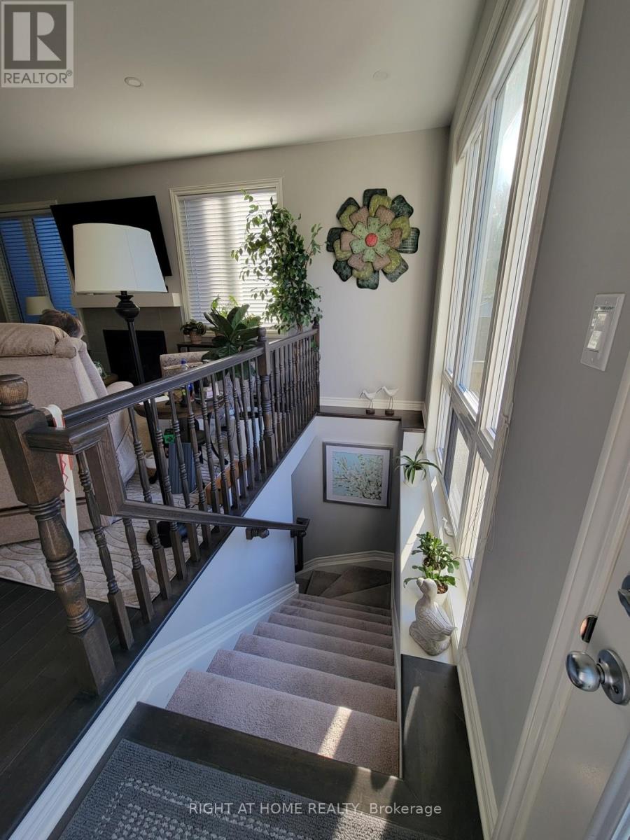 657 Parade Drive, Ottawa, Ontario  K2S 0X8 - Photo 12 - X12447523