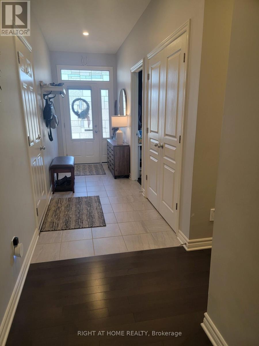 657 Parade Drive, Ottawa, Ontario  K2S 0X8 - Photo 3 - X12447523