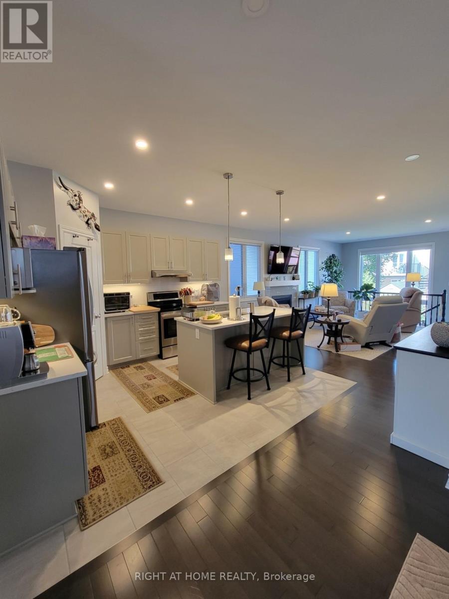 657 Parade Drive, Ottawa, Ontario  K2S 0X8 - Photo 7 - X12447523