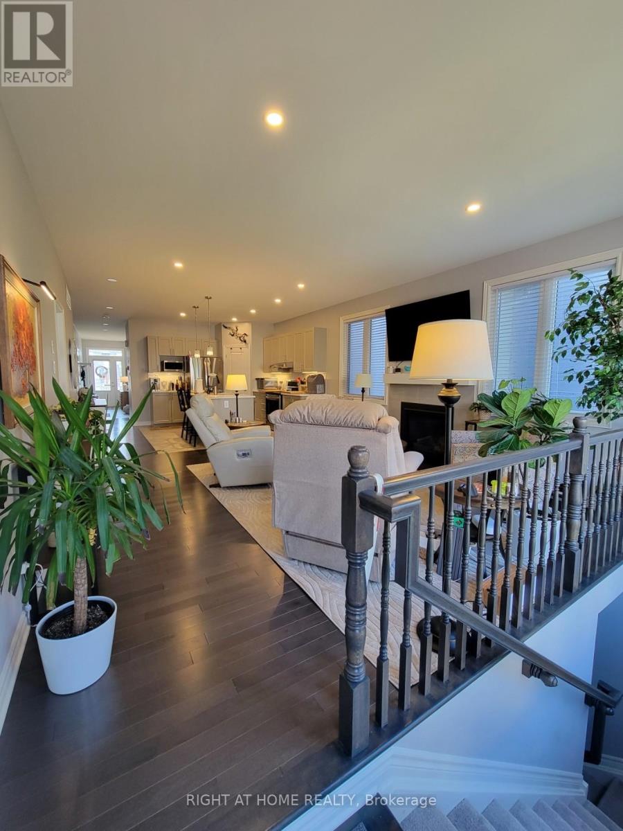 657 Parade Drive, Ottawa, Ontario  K2S 0X8 - Photo 8 - X12447523