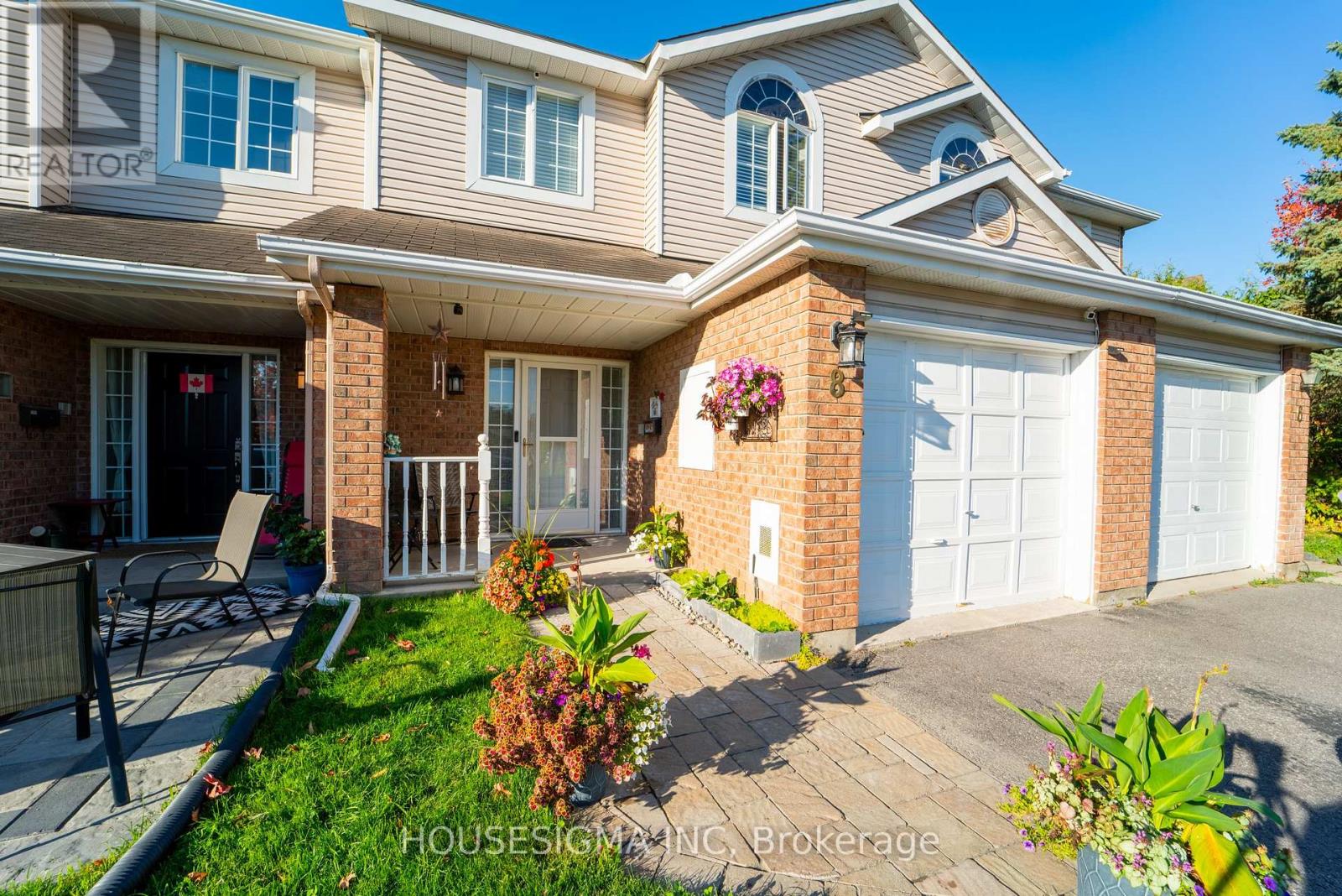 8 Hodgson Court, Ottawa, Ontario  K2K 2T3 - Photo 3 - X12447526