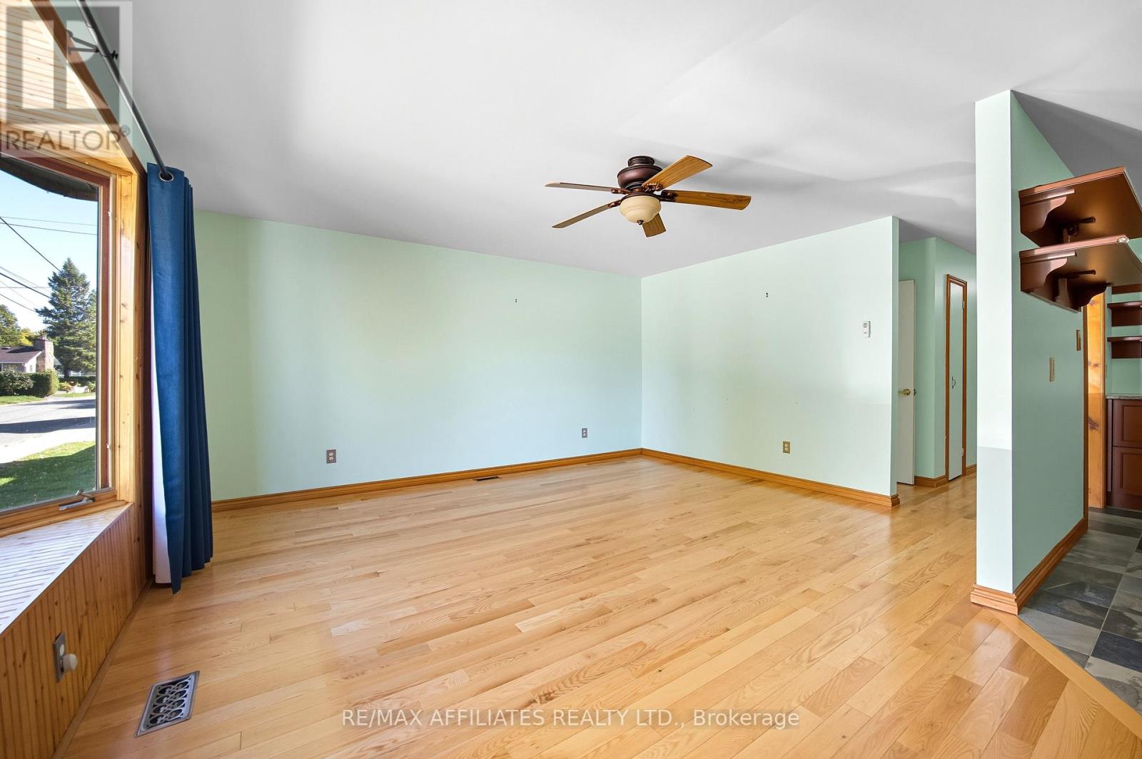 12 Prince Street, Carleton Place, Ontario  K7C 2M4 - Photo 7 - X12447561