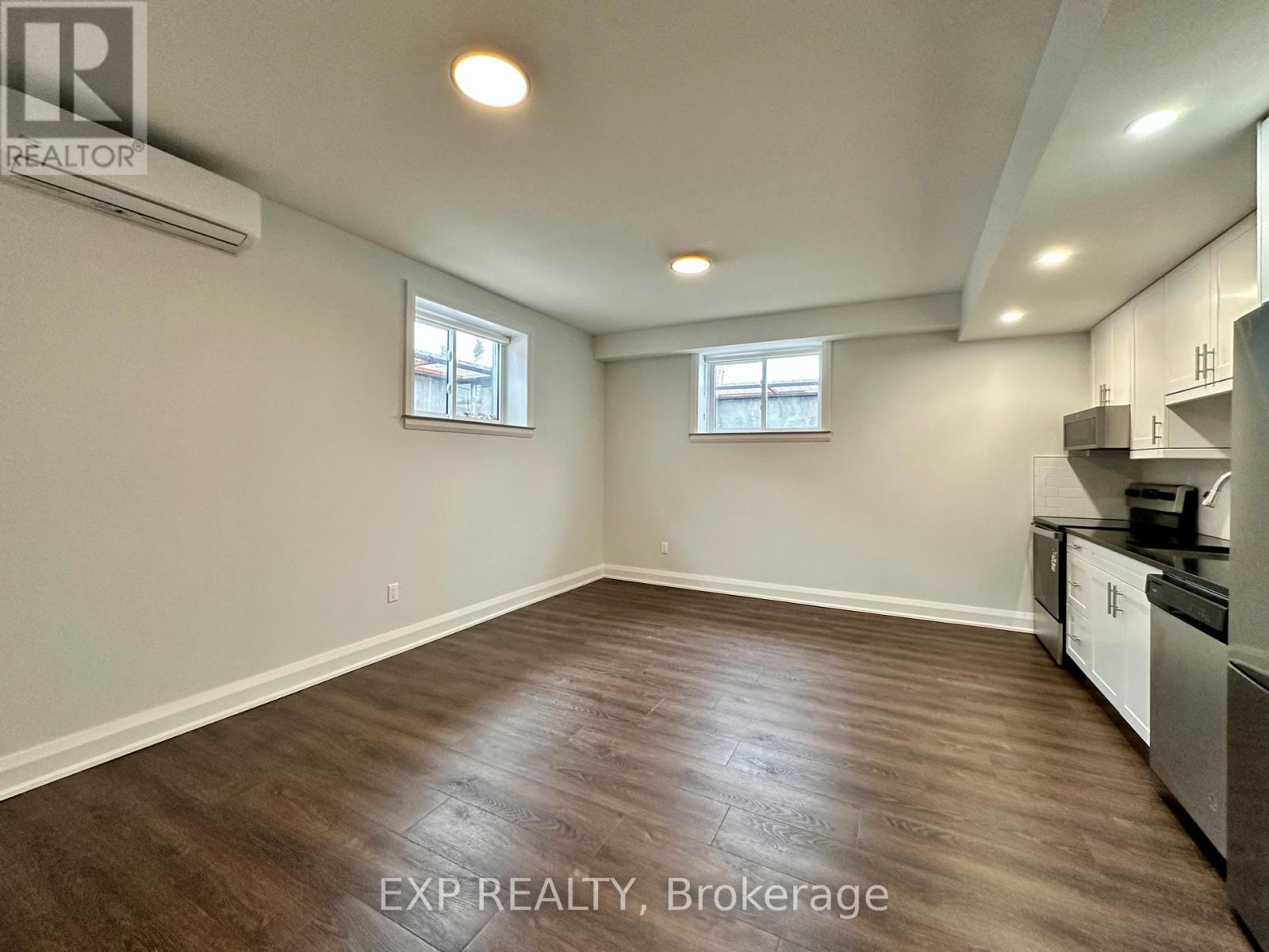 100 - 33 Maple Grove Road, Ottawa, Ontario  K2L 2S7 - Photo 5 - X12447563