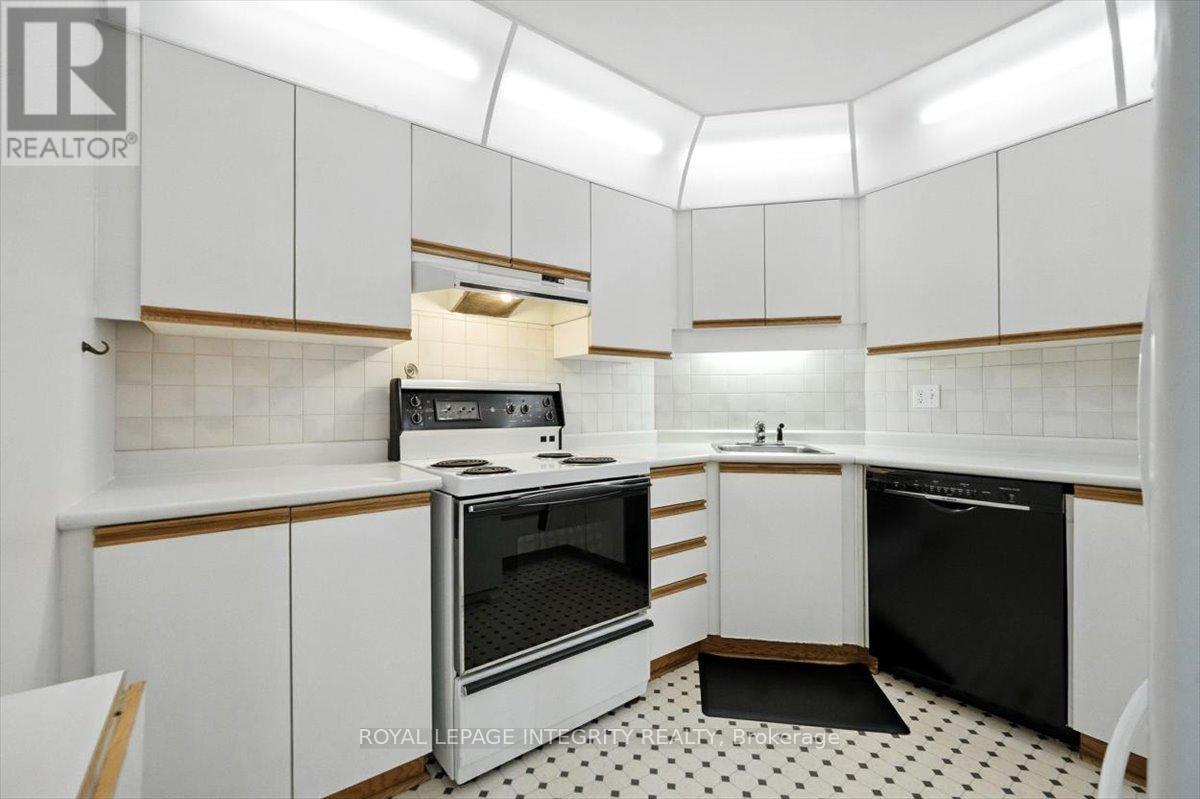 17 Columbus Avenue, Ottawa, Ontario  K1K 1R2 - Photo 15 - X12447566