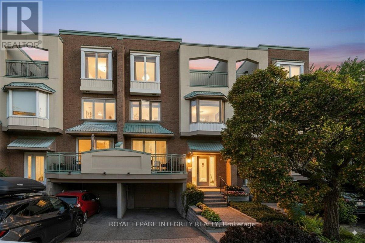 17 Columbus Avenue, Ottawa, Ontario  K1K 1R2 - Photo 2 - X12447566