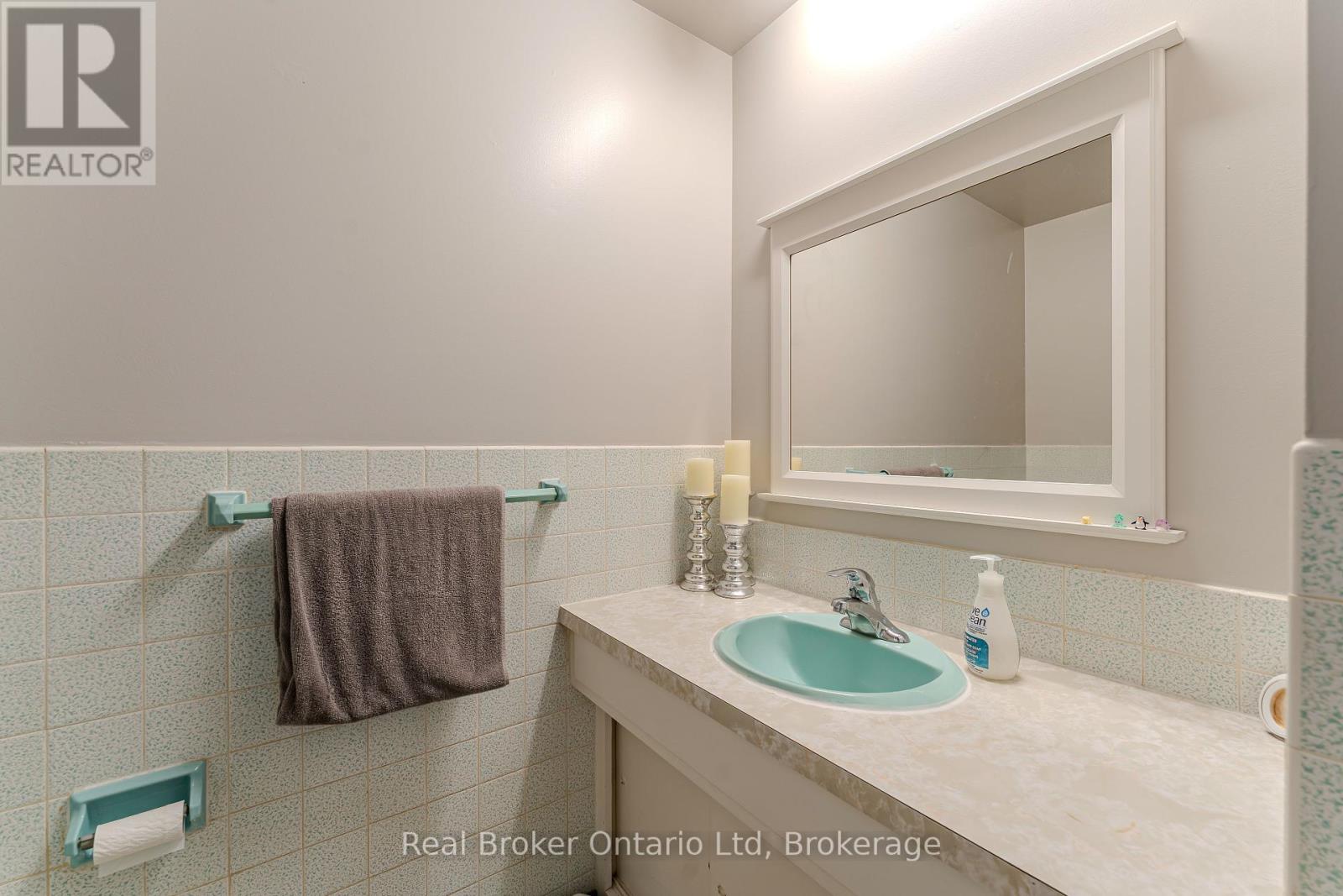394 Queen Street N, West Grey, Ontario  N0G 1R0 - Photo 20 - X12416921