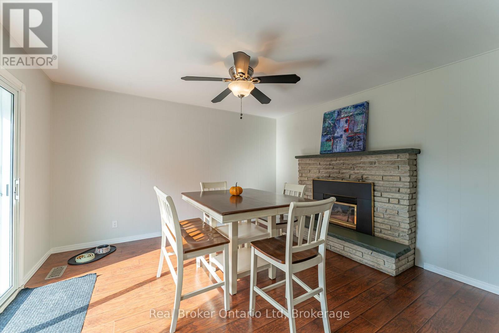 394 Queen Street N, West Grey, Ontario  N0G 1R0 - Photo 16 - X12416921