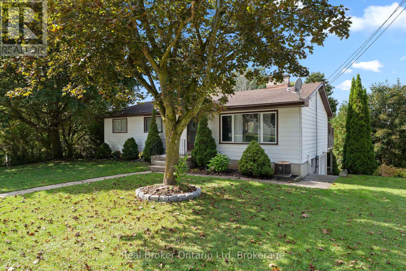 394 Queen Street N, West Grey, Ontario  N0G 1R0 - Photo 2 - X12416921