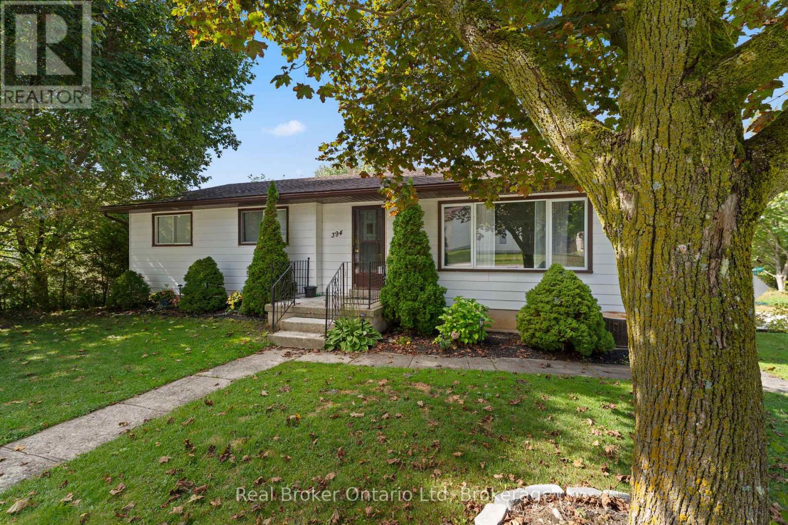 394 Queen Street N, West Grey, Ontario  N0G 1R0 - Photo 3 - X12416921