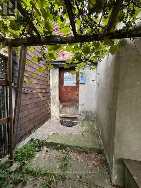 218 Margueretta Street, Toronto, Ontario  M6H 3S3 - Photo 10 - C12432706