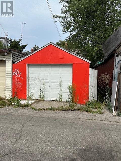 218 Margueretta Street, Toronto, Ontario  M6H 3S3 - Photo 15 - C12432706