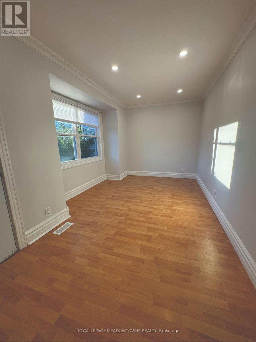 2 John Street, Halton Hills, Ontario  L7G 2J6 - Photo 11 - W12447332