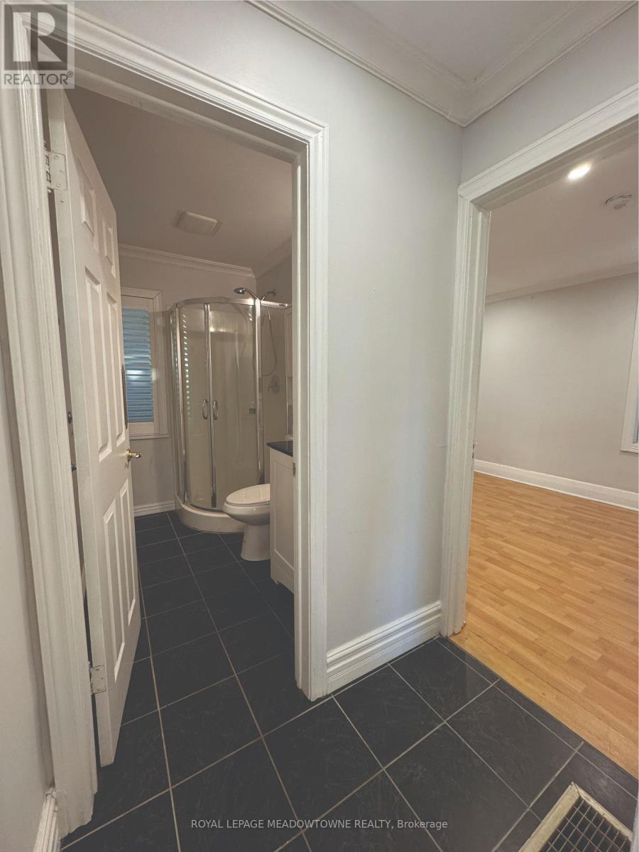 2 John Street, Halton Hills, Ontario  L7G 2J6 - Photo 12 - W12447332
