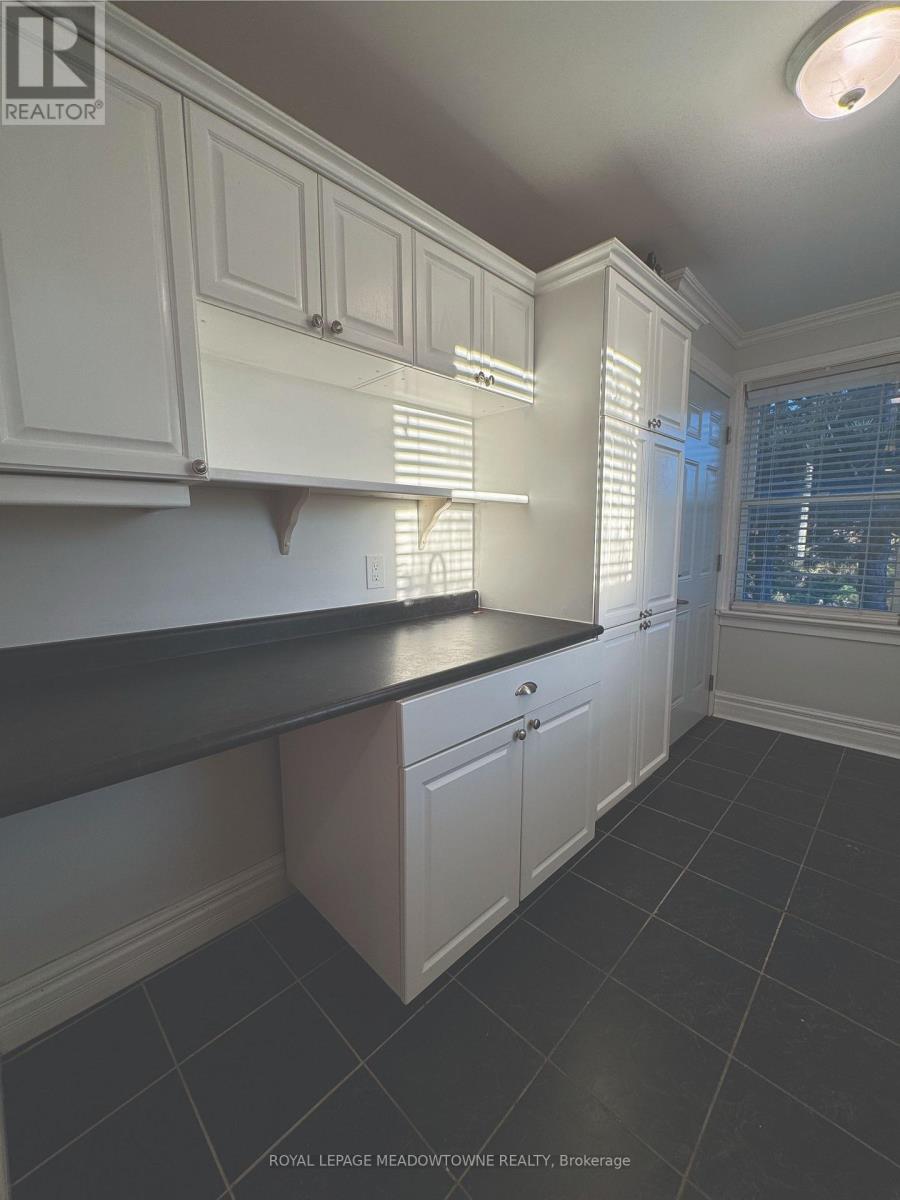 2 John Street, Halton Hills, Ontario  L7G 2J6 - Photo 5 - W12447332