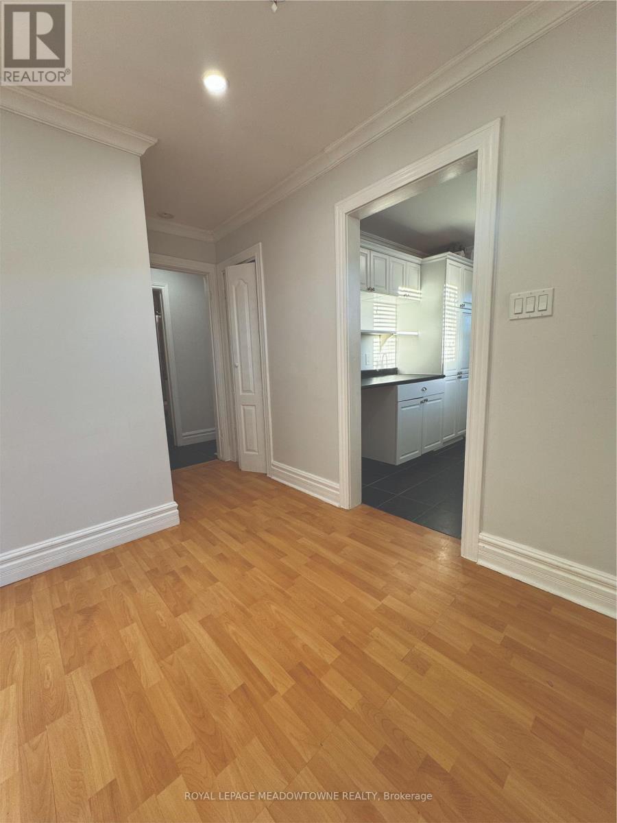 2 John Street, Halton Hills, Ontario  L7G 2J6 - Photo 8 - W12447332