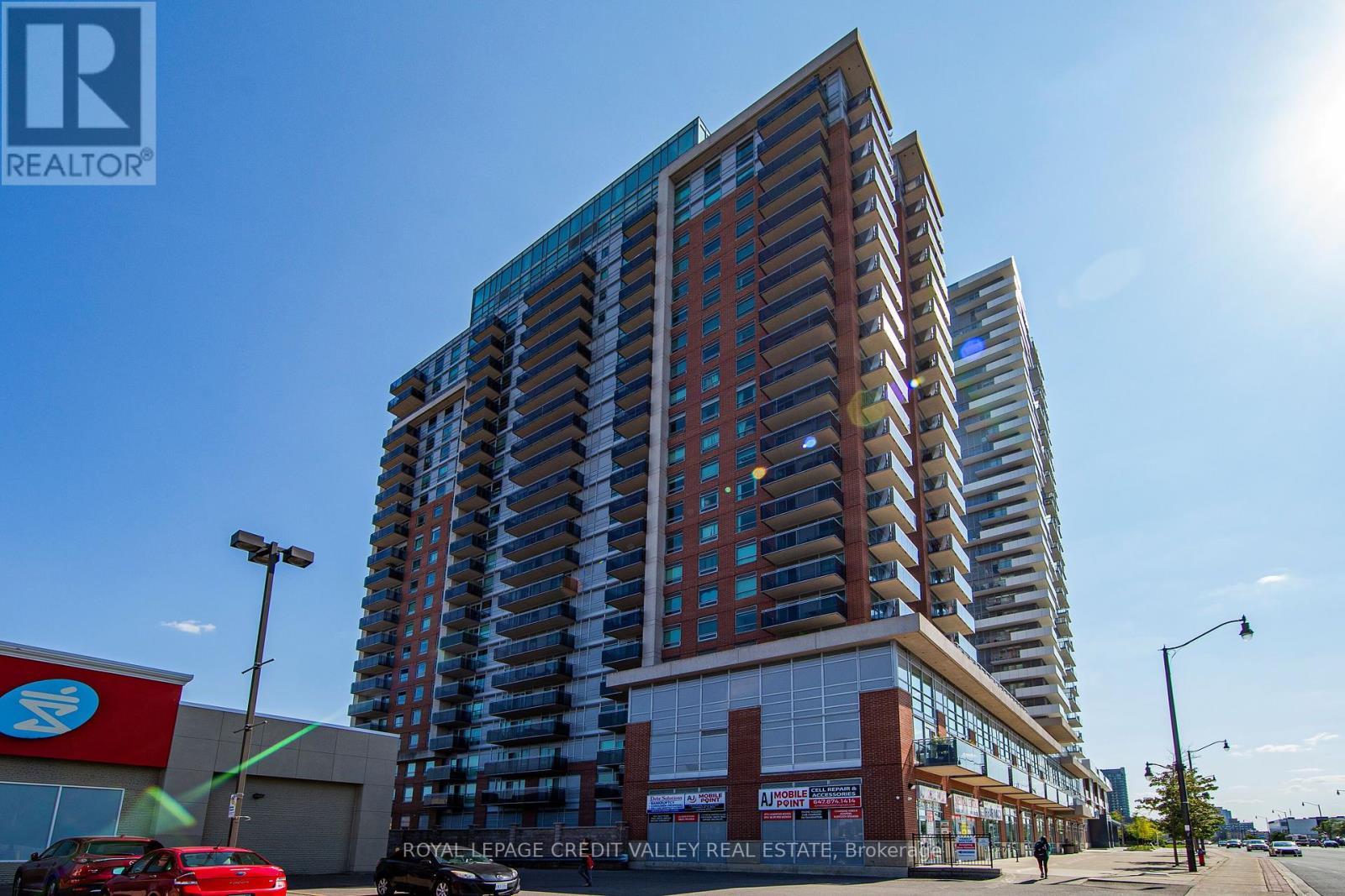 221 - 215 QUEEN STREET, Brampton, Ontario