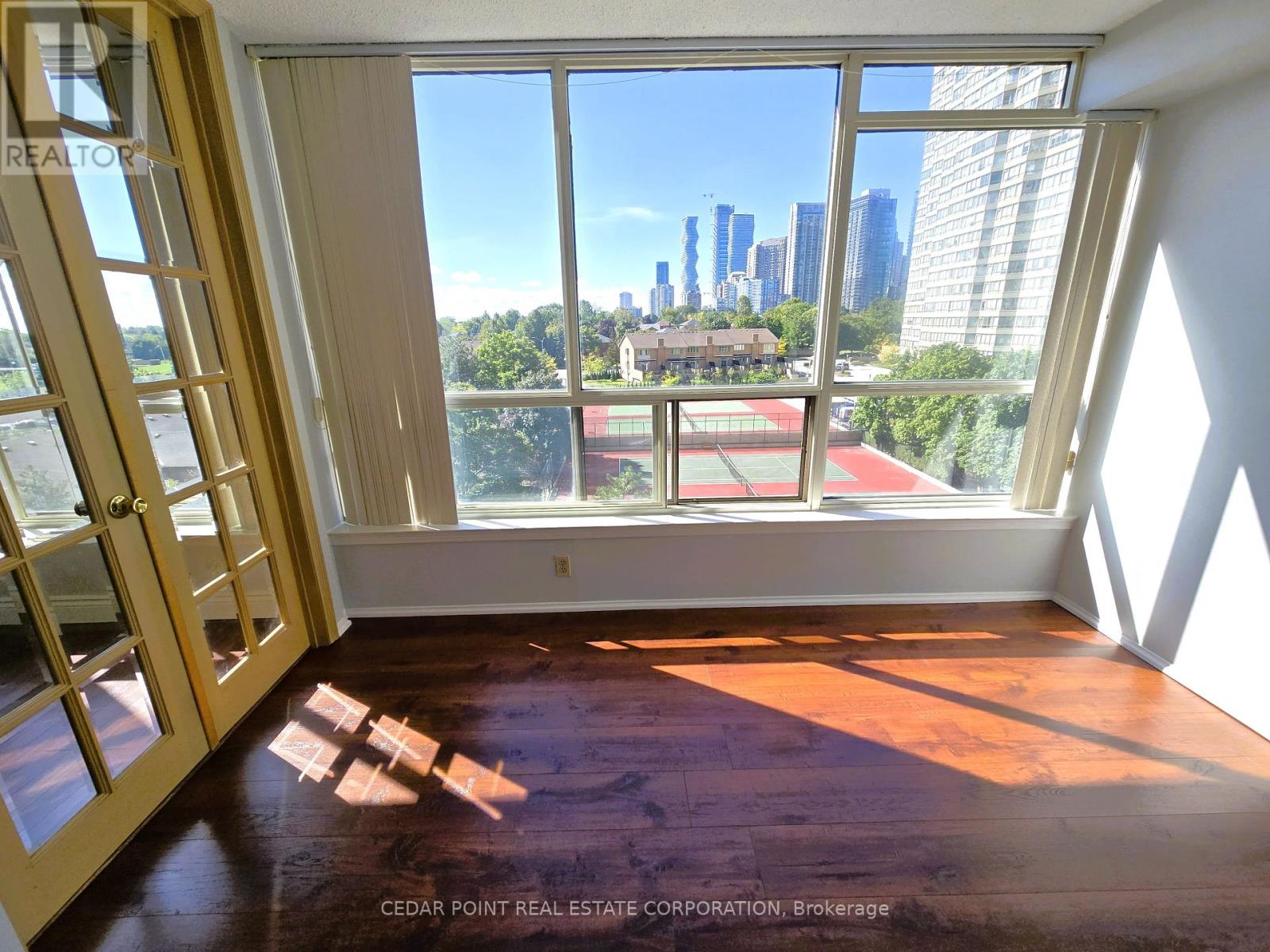 701 - 55 Elm Drive W, Mississauga, Ontario  L5B 3Z3 - Photo 10 - W12447368