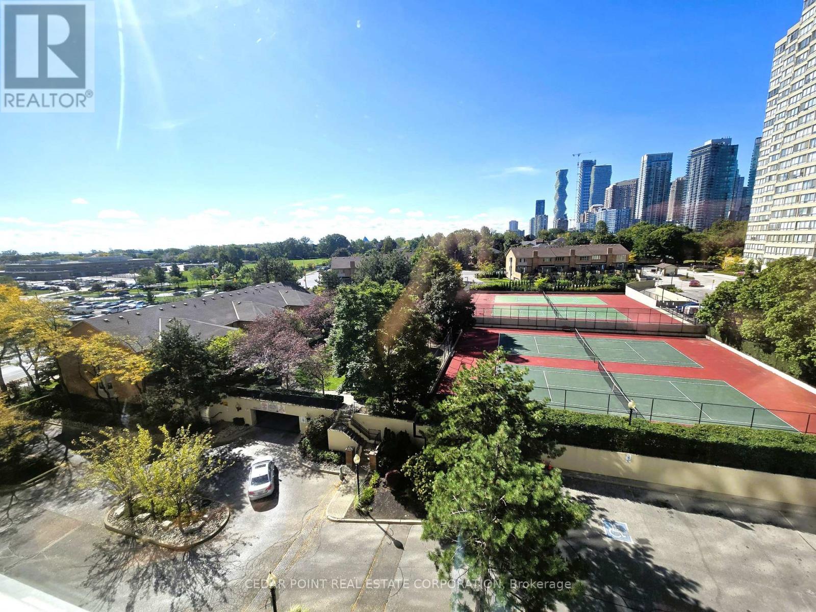 701 - 55 Elm Drive W, Mississauga, Ontario  L5B 3Z3 - Photo 13 - W12447368