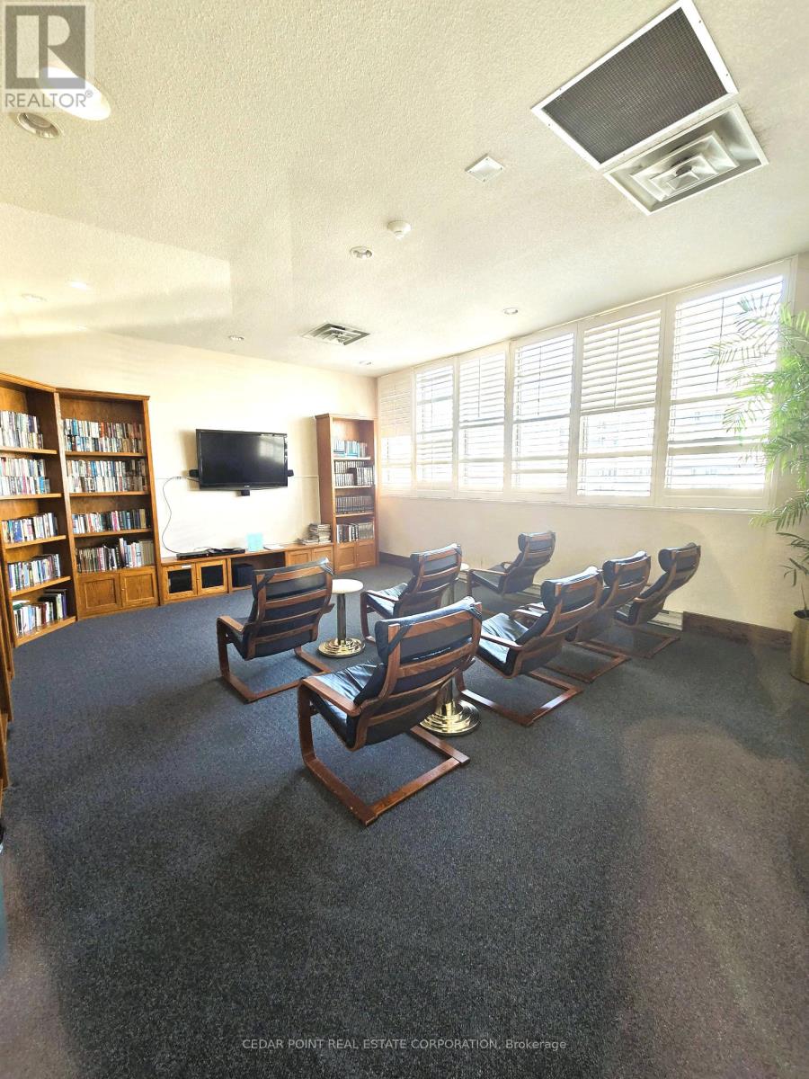 701 - 55 Elm Drive W, Mississauga, Ontario  L5B 3Z3 - Photo 22 - W12447368