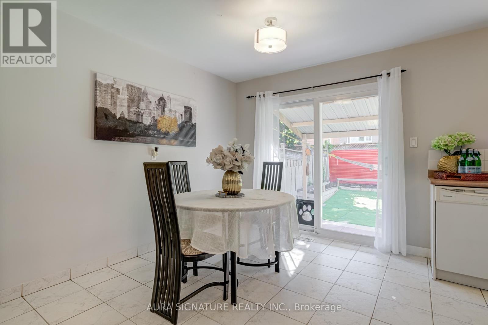 69 Alaskan Summit Court, Brampton (Sandringham-Wellington), Ontario  L6R 1N9 - Photo 11 - W12447384