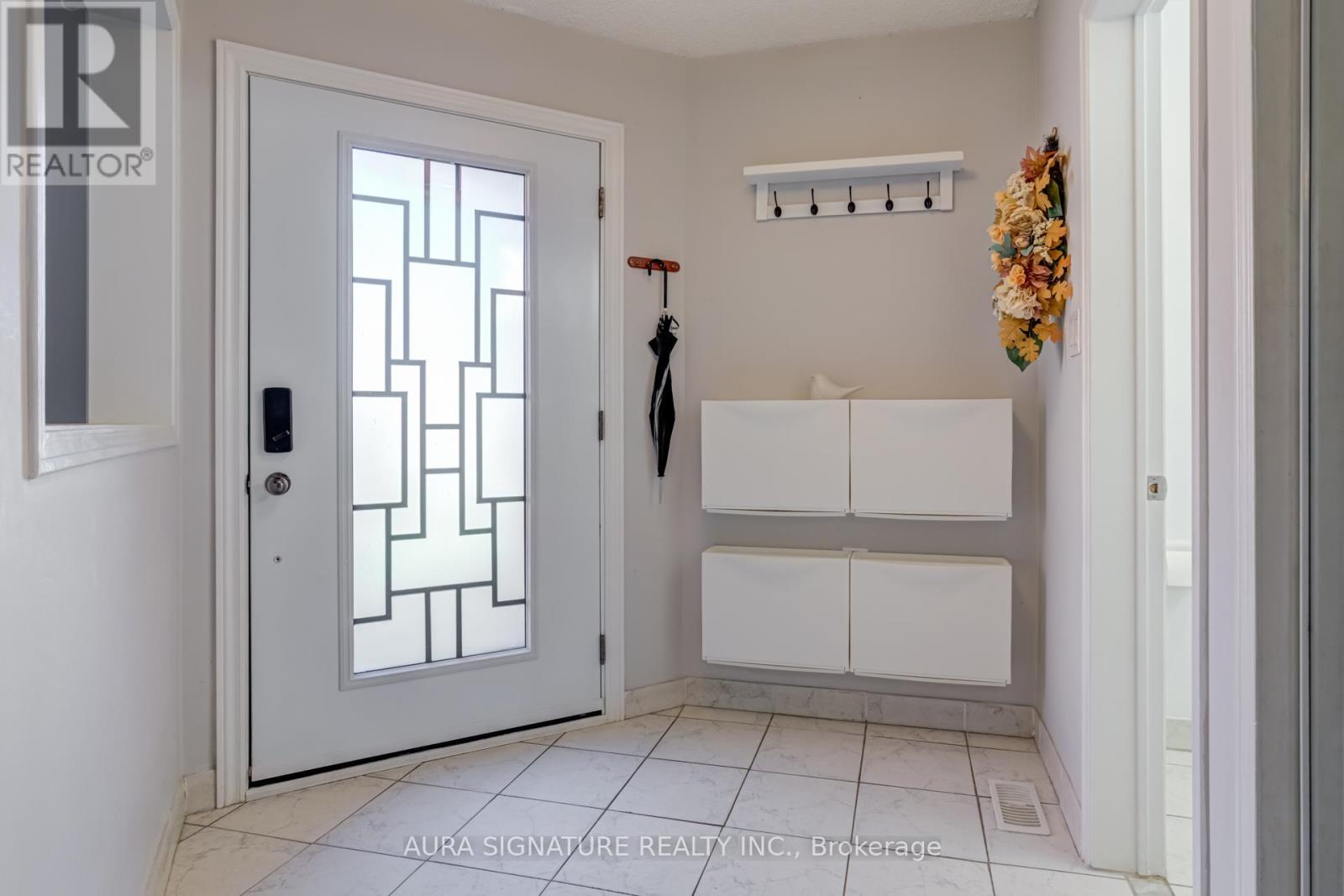 69 Alaskan Summit Court, Brampton (Sandringham-Wellington), Ontario  L6R 1N9 - Photo 6 - W12447384