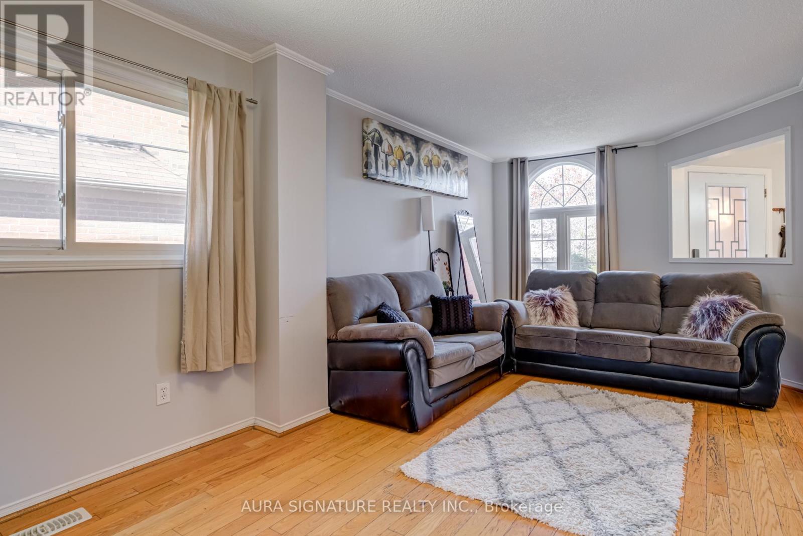 69 Alaskan Summit Court, Brampton (Sandringham-Wellington), Ontario  L6R 1N9 - Photo 9 - W12447384