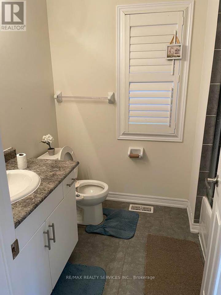 30 Vezna Crescent, Brampton, Ontario  L6X 5K5 - Photo 15 - W12447411