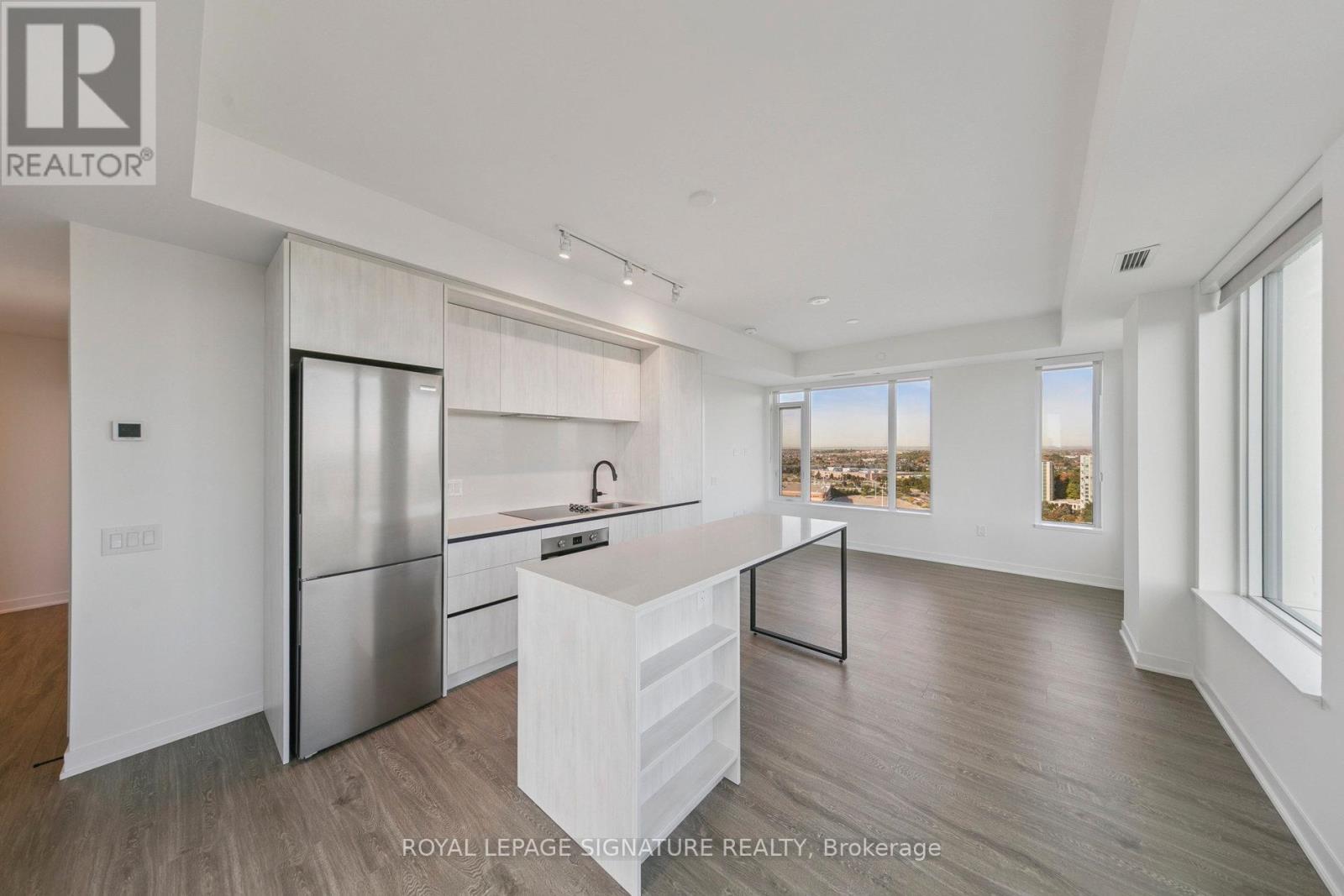 1710 - 2495 Eglinton Avenue W, Mississauga, Ontario  L5M 2T2 - Photo 2 - W12447439