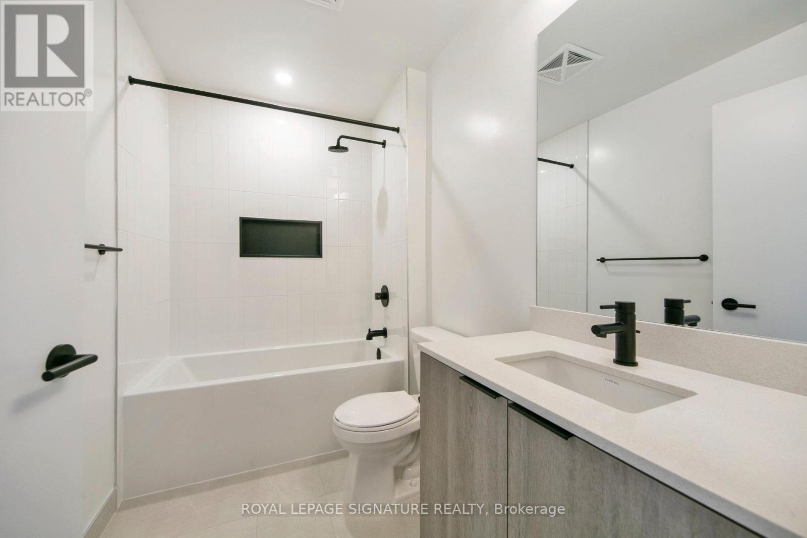 1710 - 2495 Eglinton Avenue W, Mississauga, Ontario  L5M 2T2 - Photo 21 - W12447439