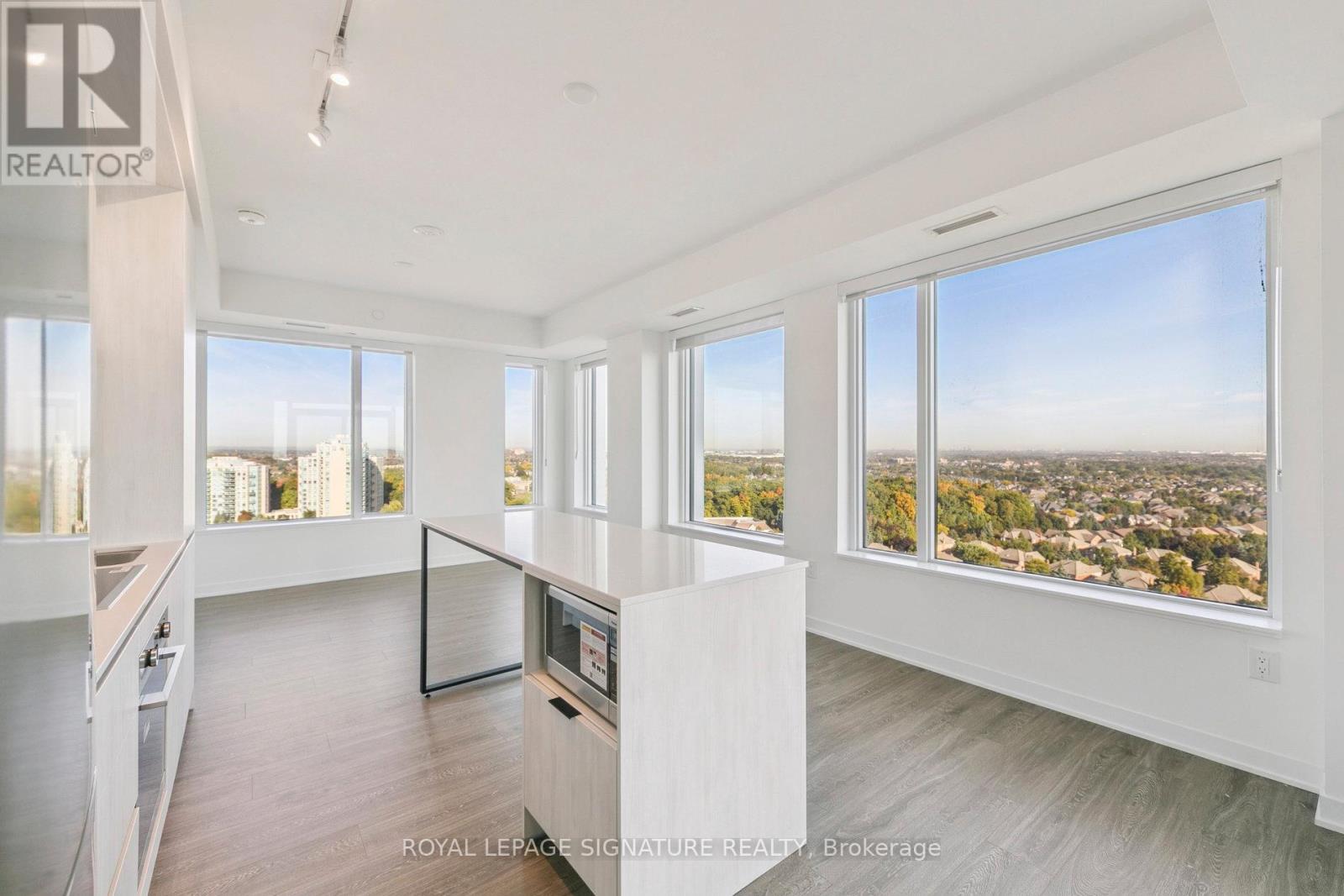 1710 - 2495 Eglinton Avenue W, Mississauga, Ontario  L5M 2T2 - Photo 4 - W12447439