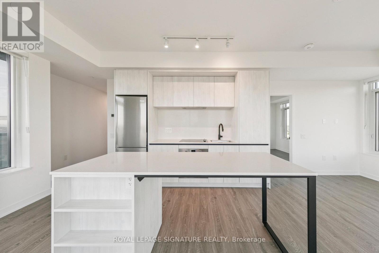1710 - 2495 Eglinton Avenue W, Mississauga, Ontario  L5M 2T2 - Photo 6 - W12447439
