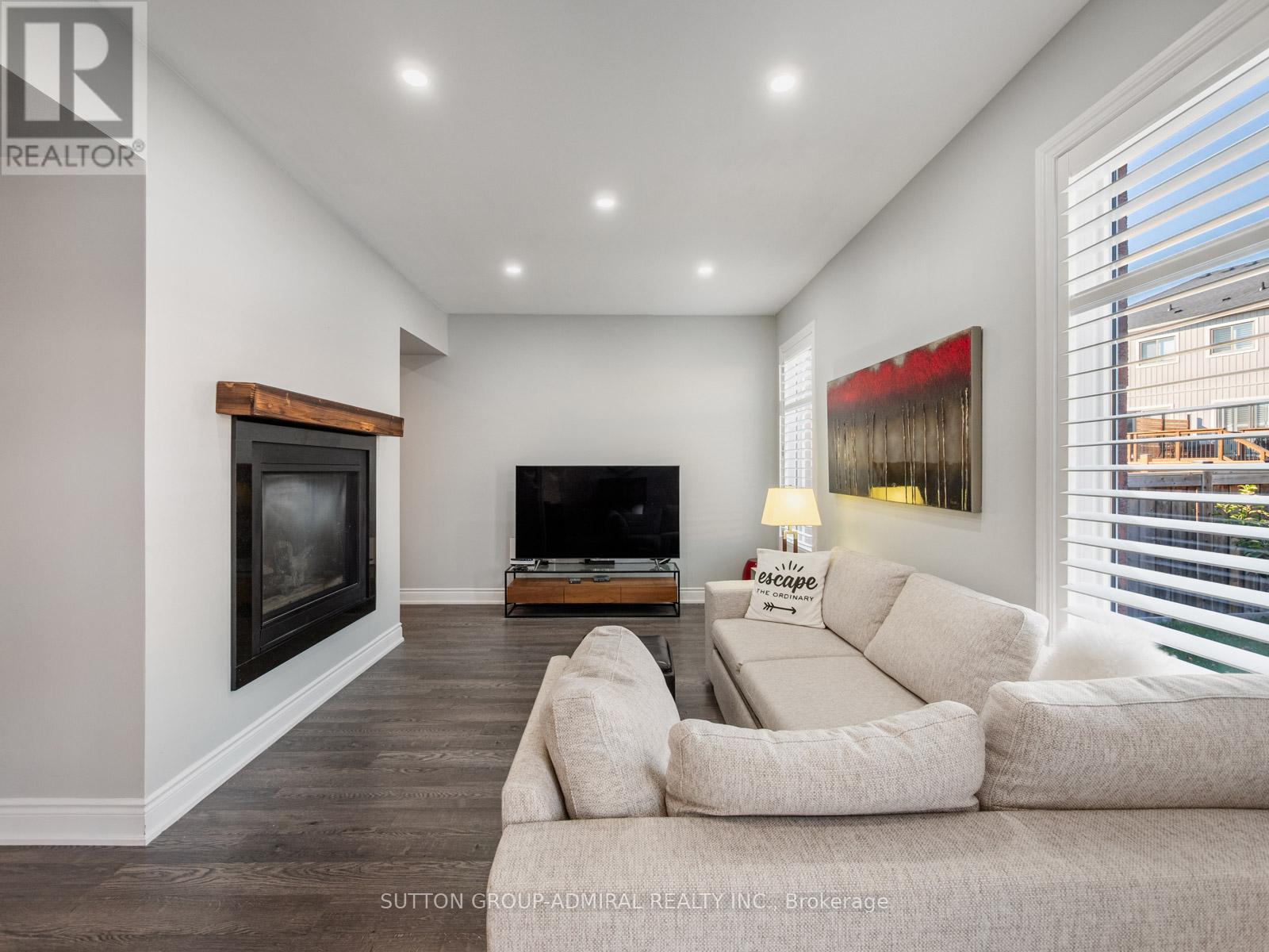 186 Romanelli Crescent, Bradford West Gwillimbury, Ontario  L3Z 0X6 - Photo 11 - N12381113