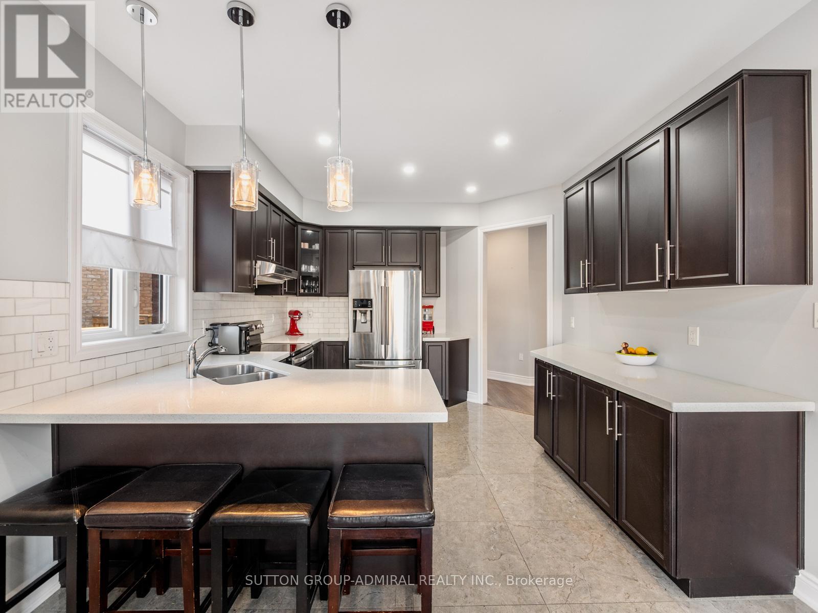 186 Romanelli Crescent, Bradford West Gwillimbury, Ontario  L3Z 0X6 - Photo 17 - N12381113