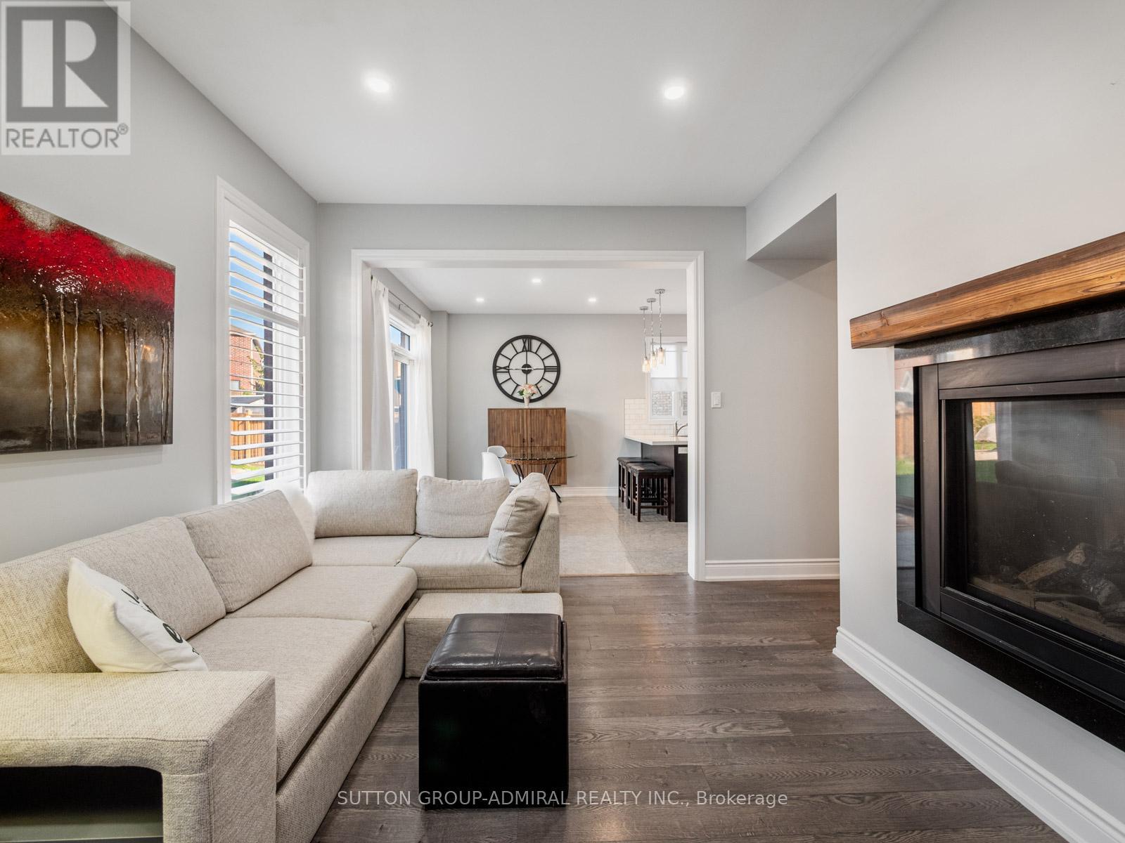 186 Romanelli Crescent, Bradford West Gwillimbury, Ontario  L3Z 0X6 - Photo 10 - N12381113